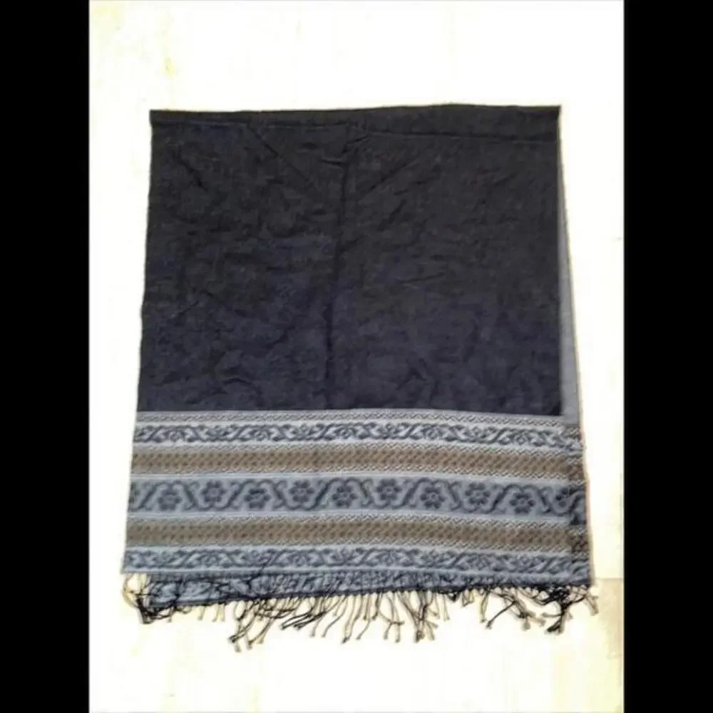 Primo Filo Italia Oversized‎ Fringed Soft Shawl/Scarf Acrylic 70”x31”